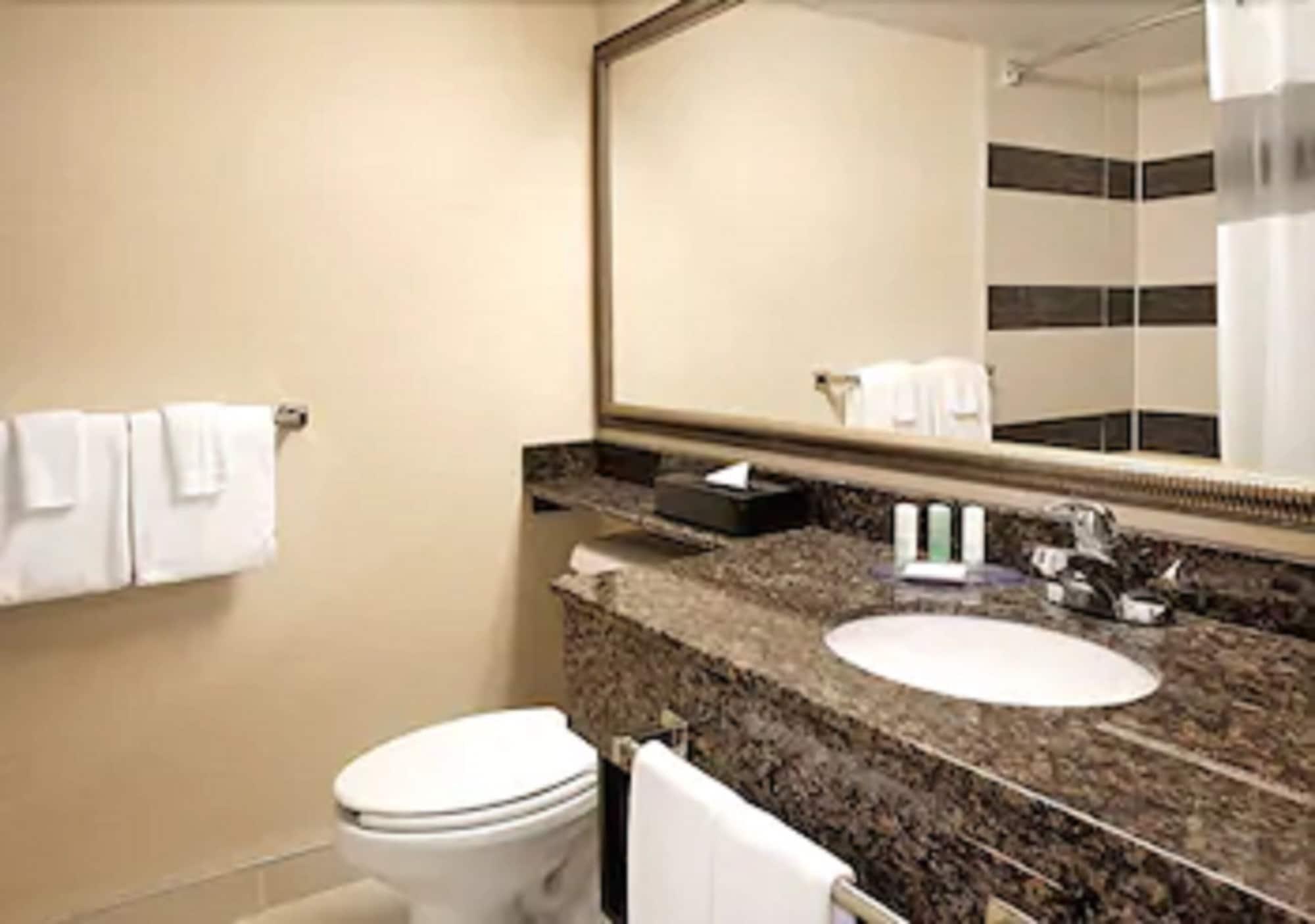 Comfort Suites Downtown Montréal Eksteriør bilde